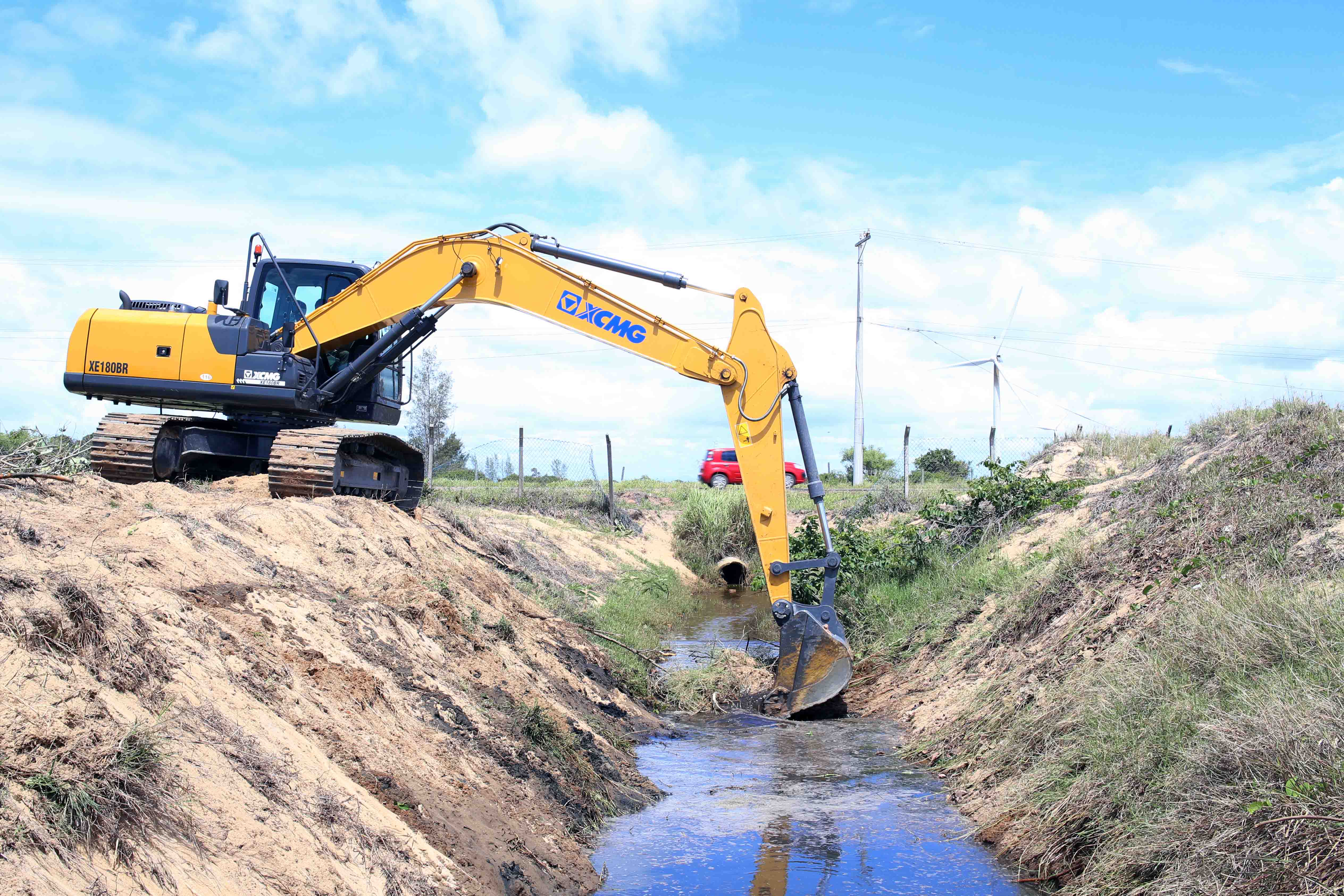 23 10 2025 MANUTENÇÃO PREVENTIVA NO CANAL DE DRENAGEM AGUAS DA CHUVA GARGAU 12