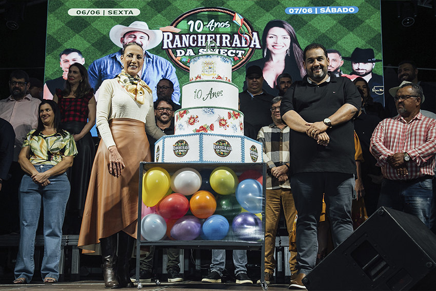 BOLO YARA E ROCHINHO