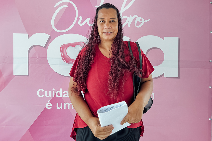 PERSONAGEM CAMINHÃO OUTUBRO ROSA