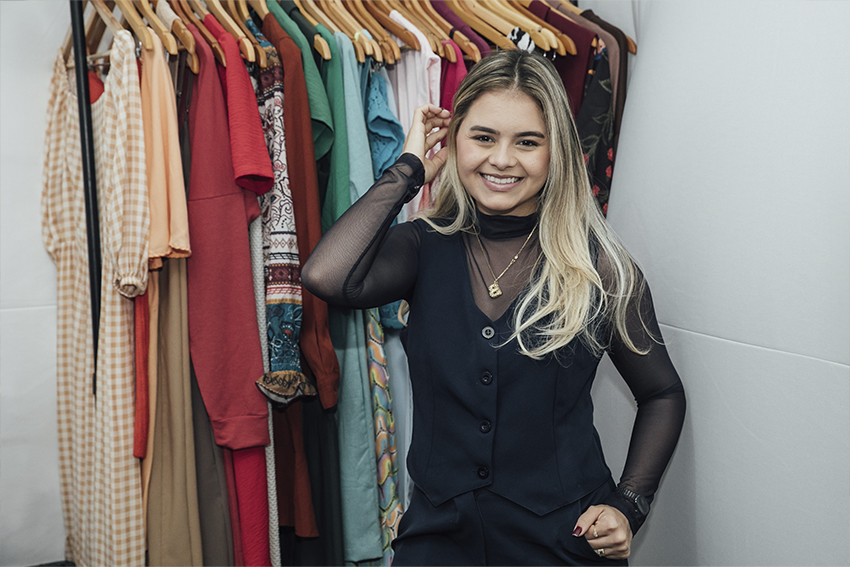 PERSONAGEM LOJA DE ROUPA