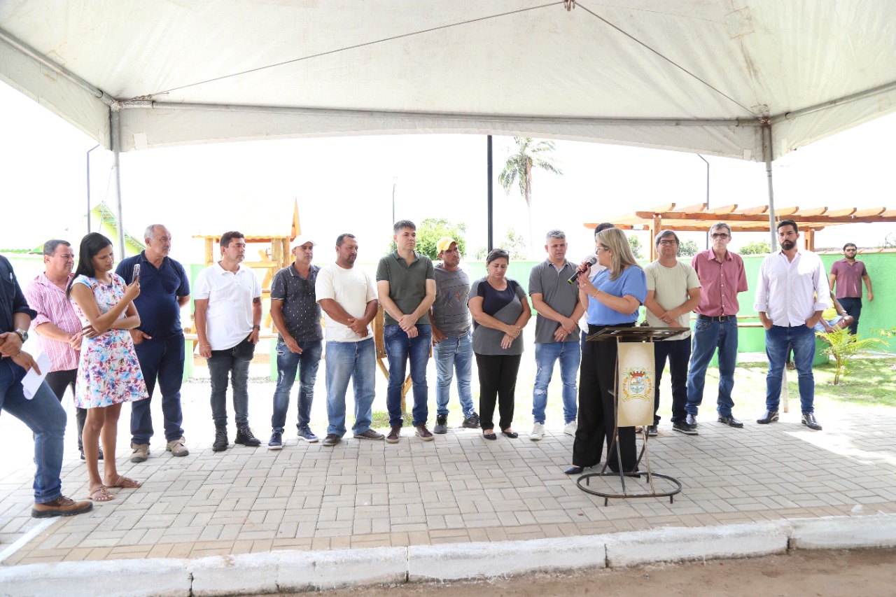 Prefeita inaugura praça em Pingo DÁgua ASCOM SFI Wagner Fraga 3