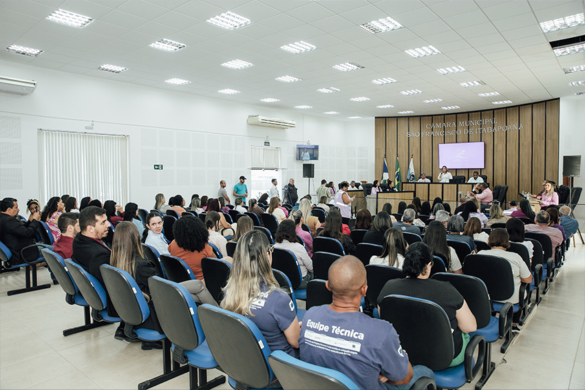 PÚBLICO SALA LILÁS