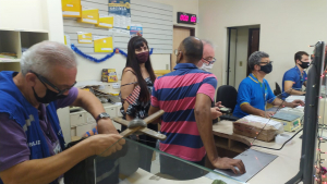 Operação Procon-Ipem prossegue com fiscalização nos Correios e postos de combustíveis