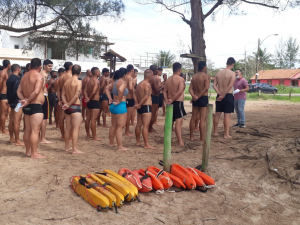 Candidatos a 60 vagas de guarda-vidas participam de Teste de Aptidão Física