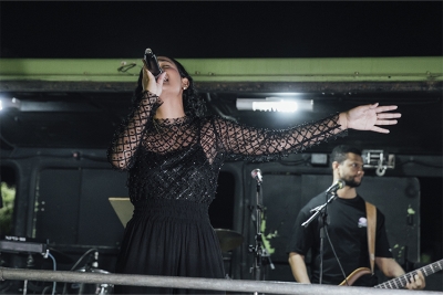 Cantora Sophia Barreto encanta o público no Dia do Evangélico