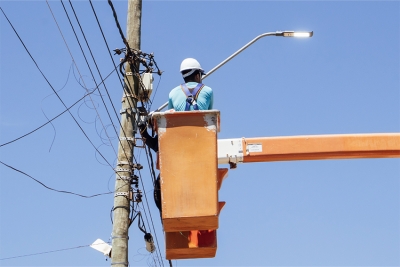 Iluminação pública: serviços avançam em diversas localidades