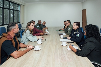 Sítio arqueológico de Manguinhos recebe visita técnica