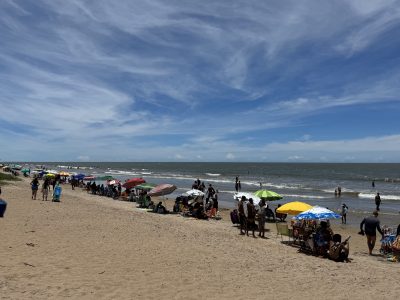 Mais um final de semana de praias cheias em SFI