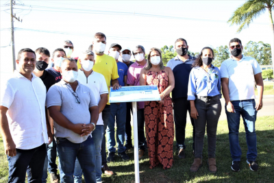 Prefeita lança marco fundamental para obras da rotatória de acesso à rodoviária e anuncia mais obras