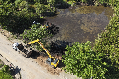 Trabalhos do programa “Limpa Rio” avançam na Lagoa do Salgadinho