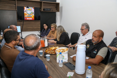 Prefeita comanda reunião preparatória para Rancheirada Smec
