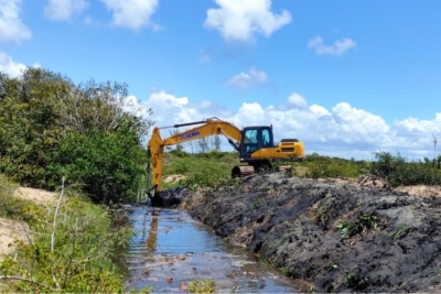 Secretaria de Obras inicia trabalhos de prevenção às chuvas em várias localidades