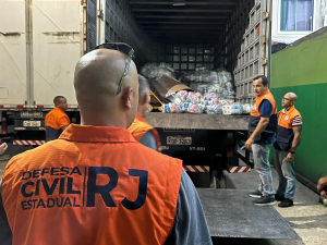 Prefeitura continua recebendo ajuda humanitária da Defesa Civil estadual