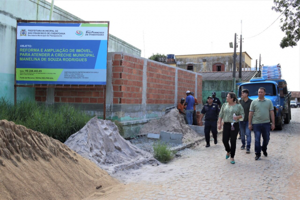 Prefeita Francimara visita obras e participa de inauguração e aula do GTR