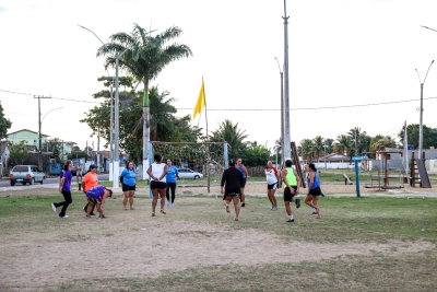 &quot;Escolas de Campeões&quot; atende cerca de 400 moradores