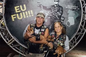 Cães de motoqueiros viram atração no 1º Moto Fest de São Francisco