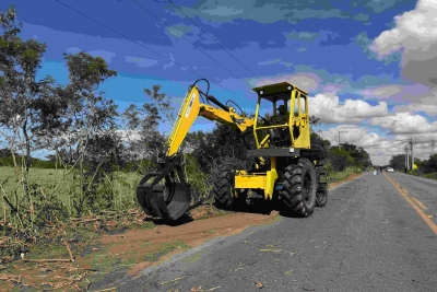 Prefeitura realiza limpeza da RJ-196 para aumentar segurança viária