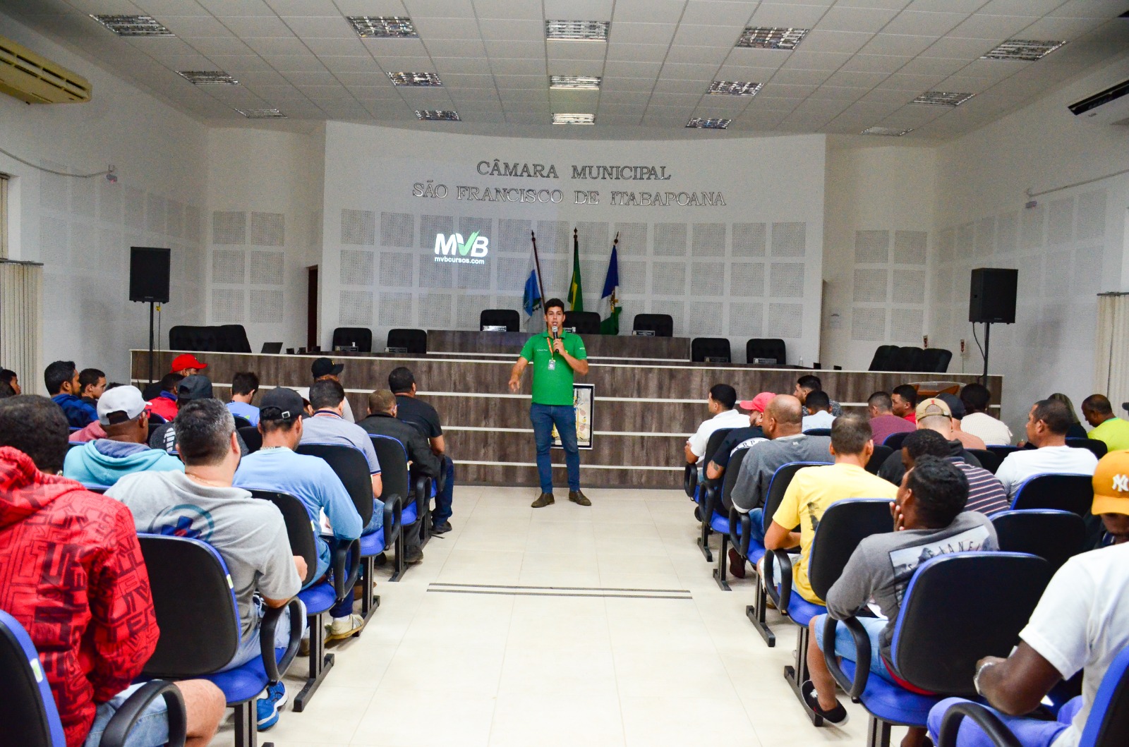 Aula inaugural do Curso de Operador de Máquinas Pesadas Divulg 1