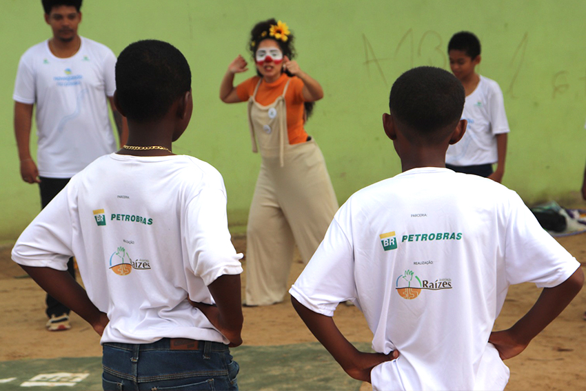 NAVEGANDO NA POESIA DESERTO FELIZ III