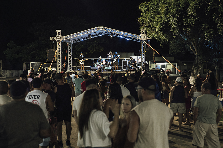 PÚBLICO SHOW DOMINGO BARRA.jpg