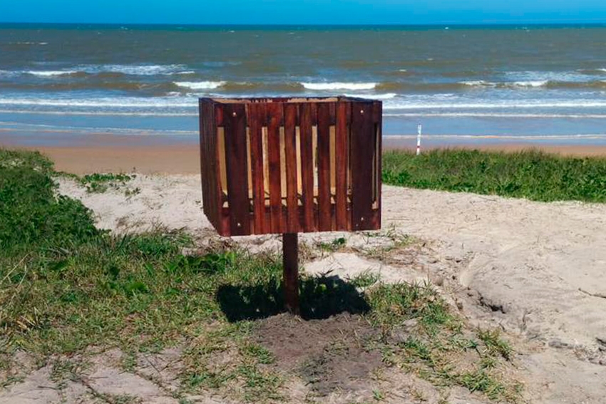 lixeira na praia