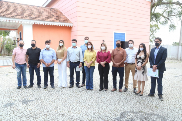 Prefeita Francimara prestigia Assembleia Geral Ordinária do Cidennf em Quissamã