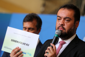 SFI presente na entrega do guia &quot;Desenvolve RJ - a transformação do seu município começa por aqui&quot;, no Palácio Guanabara