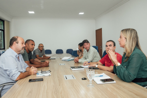 Reunião de secretarias planeja ações para apoiar pequenos produtores.