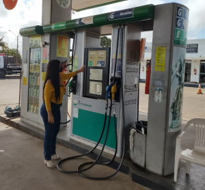 Procon-SFI intensifica monitoramento do preço da gasolina após Petrobras anunciar redução nas refinarias
