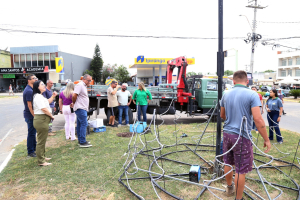 Natal Encantado: prefeitura inicia montagem da iluminação