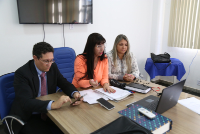 Procon, Câmara Municipal e Defensoria Pública debatem reclamações sobre Águas do Rio