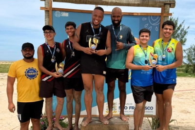 Desafio de vôlei de praia agita arena esportiva em Santa Clara