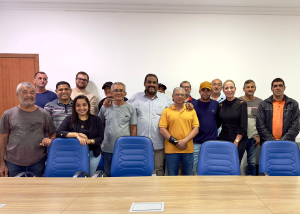 Prefeita alinha ações para ampliação da iluminação pública com servidores