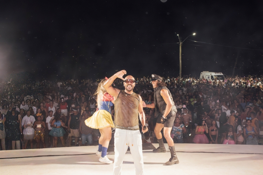 Domingo de carnaval com shows lotados em SFI