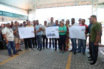 Prefeita assina ordem de serviço para construção da sede do Centro de Convivência da Terceira Idade