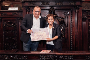 Secretário da SMEC recebe Diploma Heloneida Studart em cerimônia no Palácio Tiradentes