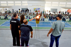 Desfile das delegações marca a abertura dos Jogos Estudantis