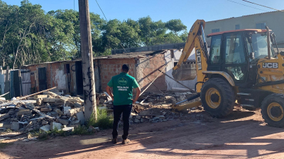 Sema realiza novas demolições de construções irregulares