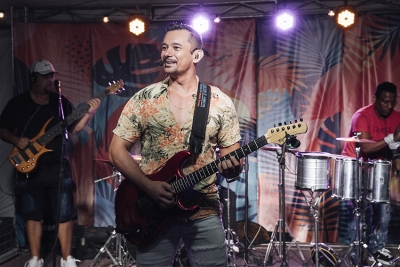 Luciano Botinelly é a atração do Luau da SMECT nesta sexta (06/02)