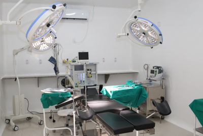 Prefeita reabre centro cirúrgico do Hospital Manoel Carola