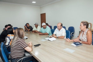 Túmulos e jazigos de cemitério do Centro receberão placas de identificação