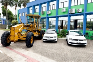 Mais quatro veículos são recuperados e entregues à administração municipal