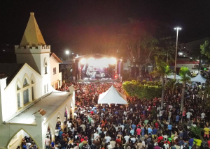 Show de Thaeme e Thiago agitou a Festa de São Francisco de Paula