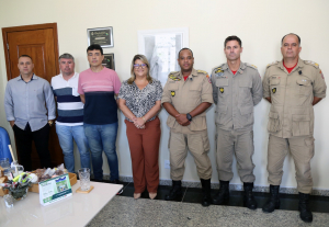 Prefeita se reúne com comandantes do Corpo de Bombeiros na região