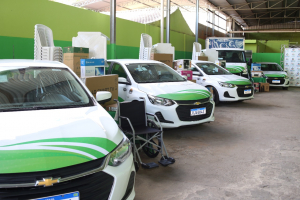 Francimara entrega 4 veículos 0km para atender o Creas e os três Cras