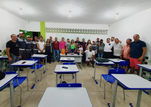 Agentes da Emtransfi recebem certificado de conclusão do curso sobre noções básicas do Código de Trânsito Brasileiro