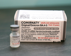 Covid-19: vacinação bivalente a partir de 60 anos continua em 11 locais