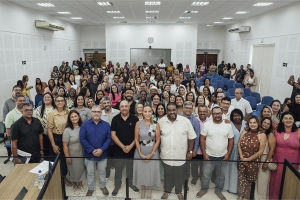 Diretores eleitos nas escolas municipais tomam posse