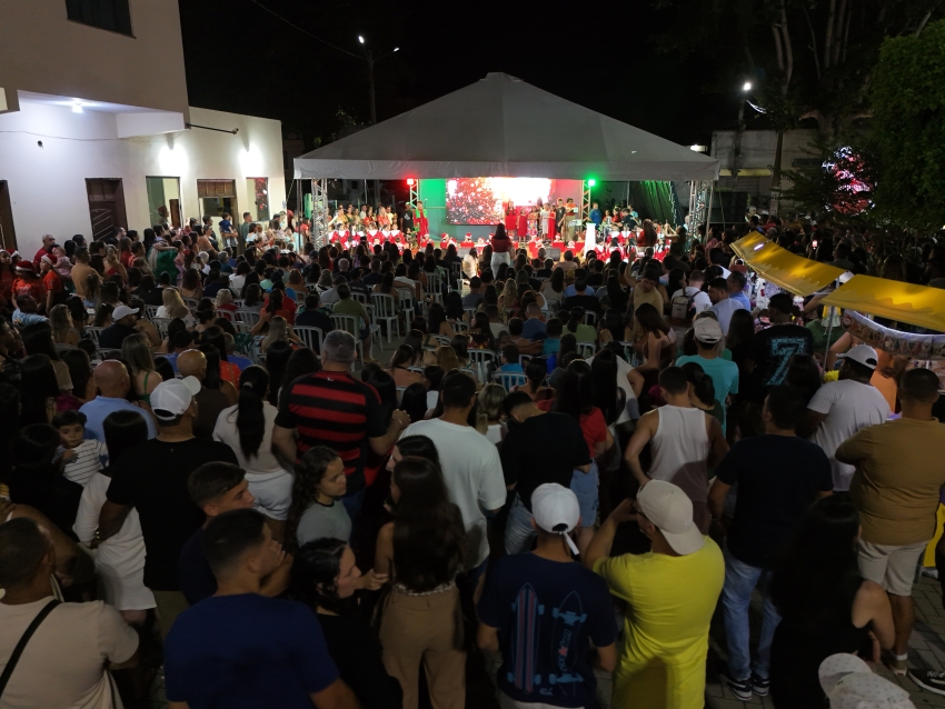 Natal Iluminado prossegue neste sábado (20) com quarta noite de programação